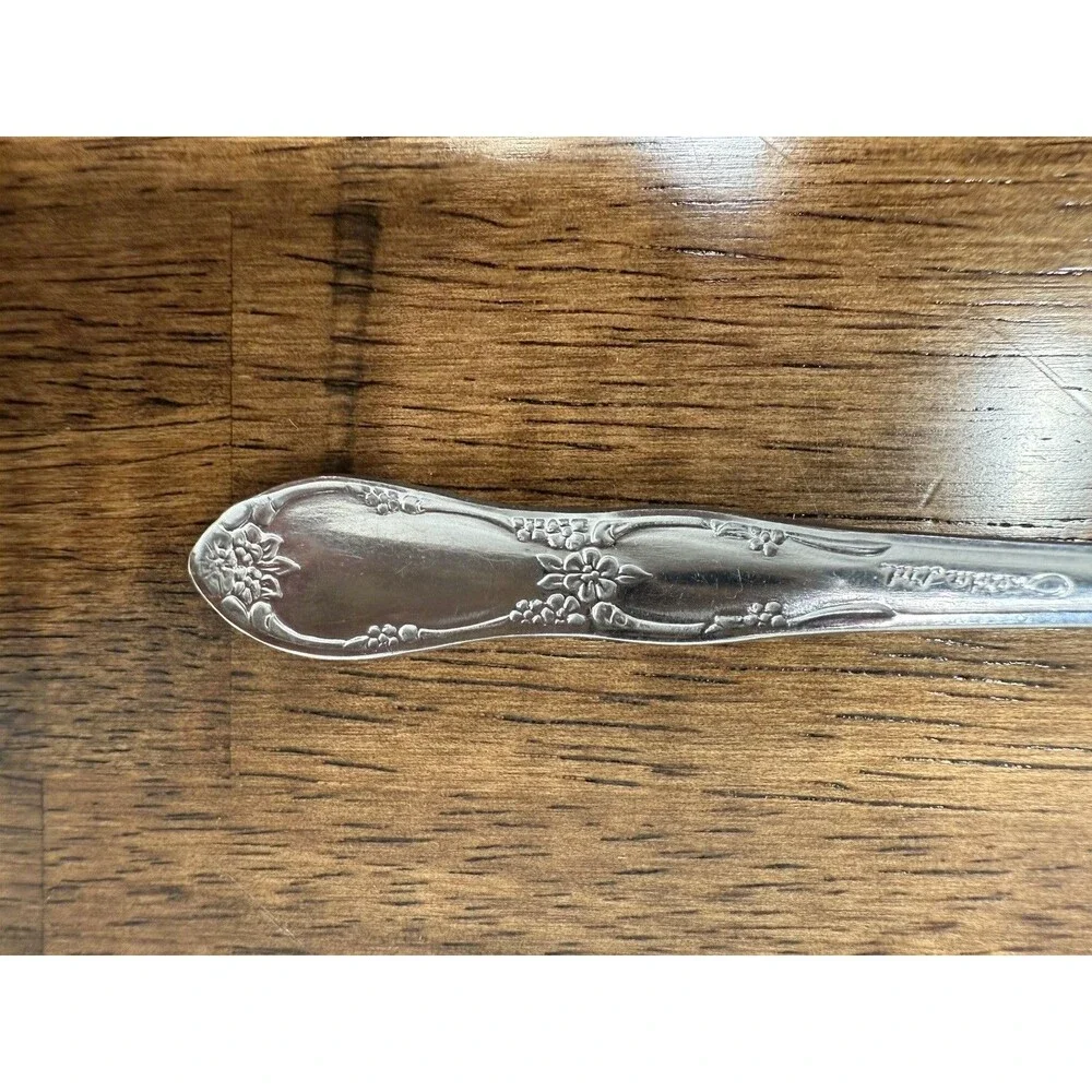 Wm A Rogers Oneida A1 Plus Mfg Co AA Silverplate Fork Floral Handle Pattern